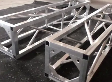 江西南昌桁架舞台:真的需要一座钢铁骨架来定格?